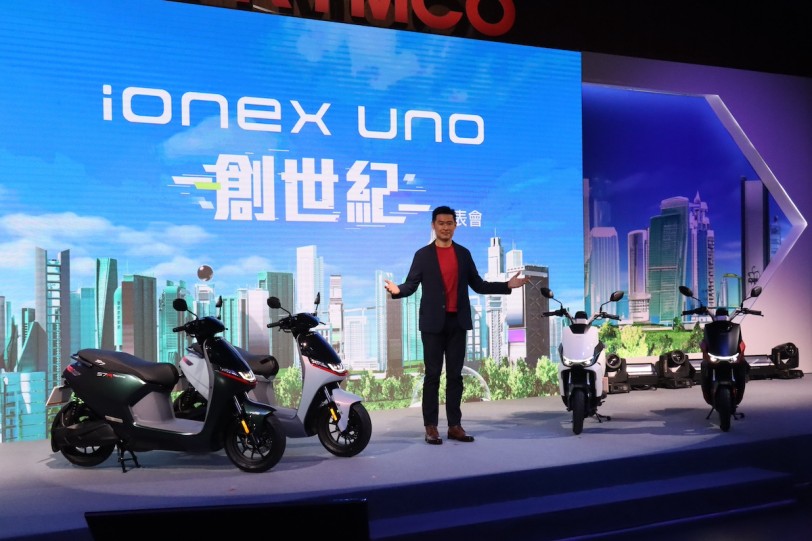 KYMCO「充換兩用．隨你方變」Ionex S Techno、酷玩CoolOne電能小車個性亮相！