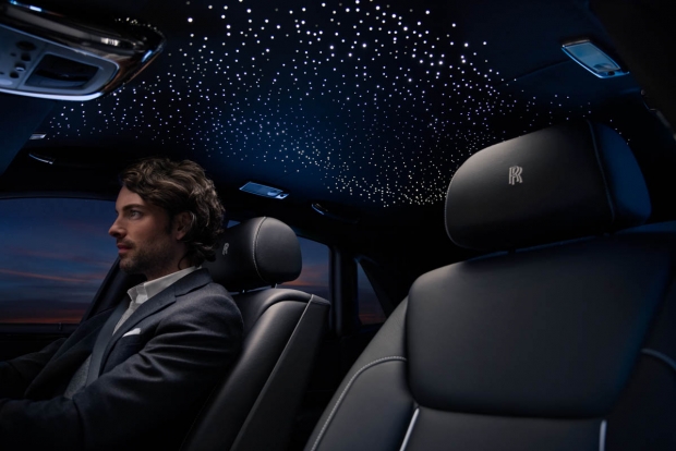 Rolls-Royce全車系提供客製化星光頂篷，打造專屬於您的車內星空
