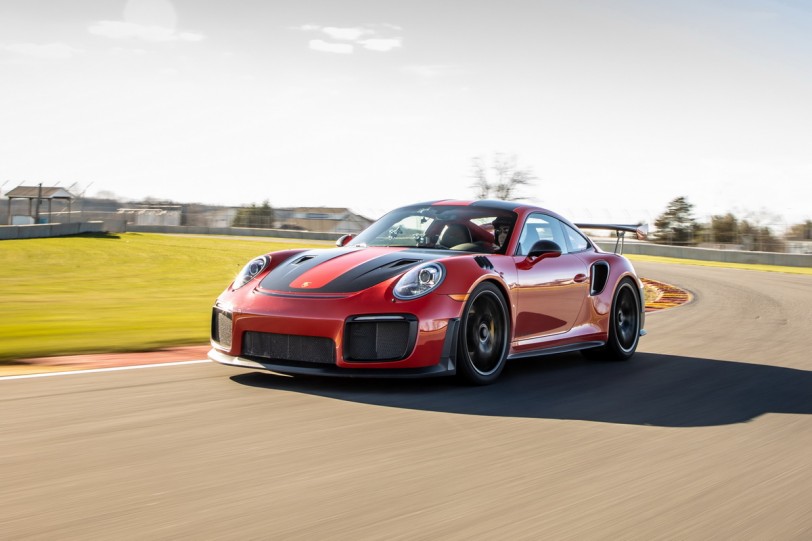 Porsche 911 GT2 RS打破美國賽道「Road America」量產車最速紀錄！(内有影片)