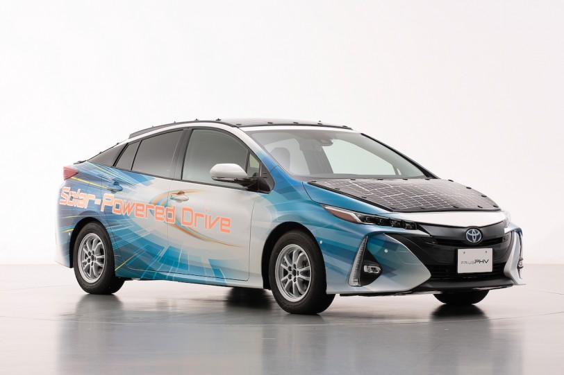 Toyota、Sharp 與 NEDO三方合作開發全新車載太陽能電池組、Prius PHV 電動車上路測試