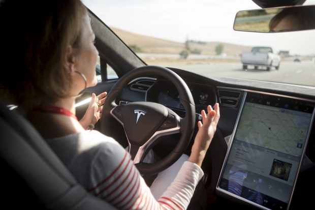 全球首例Tesla Autopilot死亡車禍，美國NHTSA將介入調查