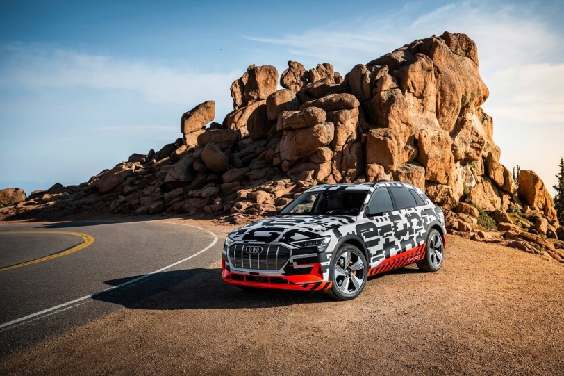 audi e-tron於派克峰进行动能回收测试 电动车也配备方向盘换档拨片?