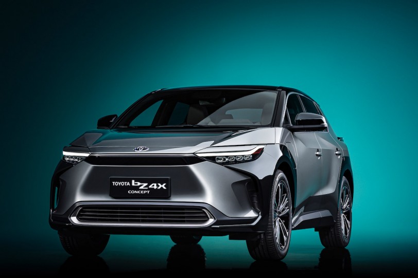 Toyota 首款固態電池車型將於2025年之前推出、車載電池將投資1.5萬億日元！