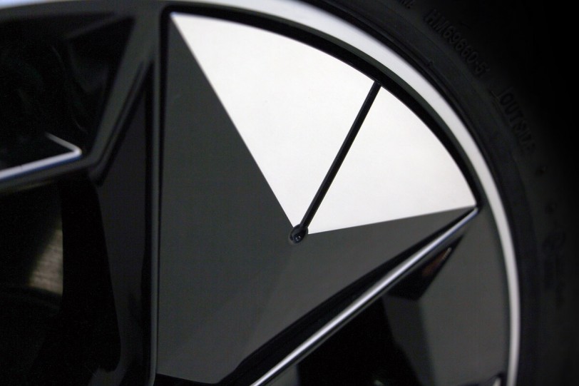 BMW發佈新型嵌件「多片式」空力輪圈 將首次搭載於iX3
