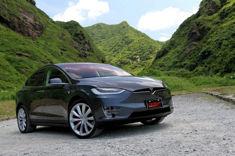 Tesla Model X P100D的狂，足以讓你不知所措！