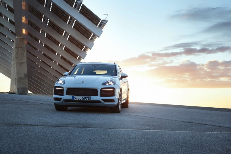 Porsche推出462匹馬力Cayenne E-Hybrid 可享有31.25km/L的優異油耗！(內有影片)