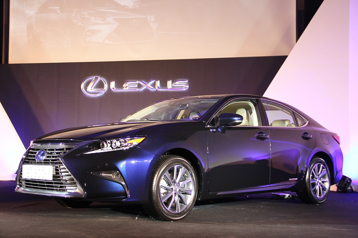 成就新境 16年式lexus Es車系全新上市 Carstuff 人車事