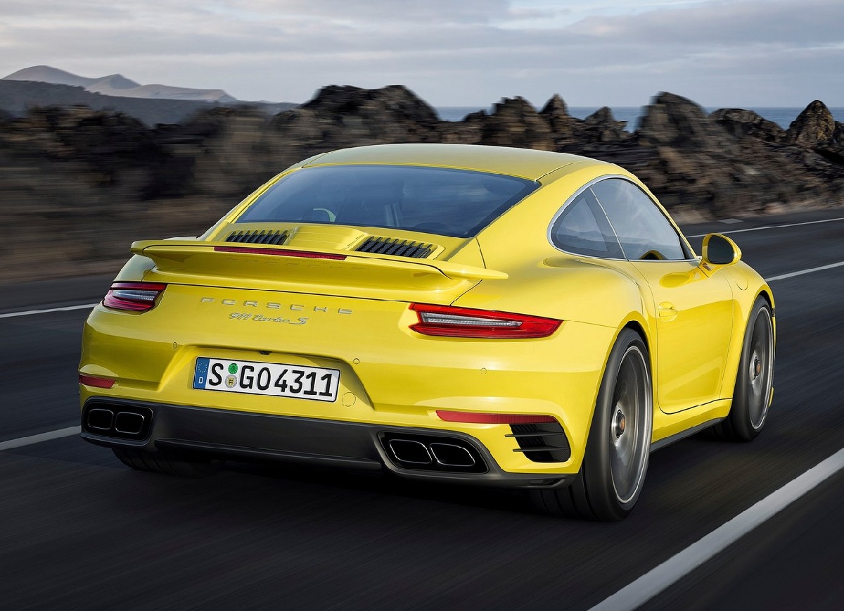 Porsche 911 Turbo S 2016 1280x960 wallpaper 05