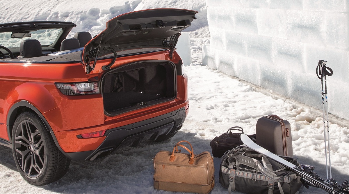 RR Evoque Convertible int trunk 3