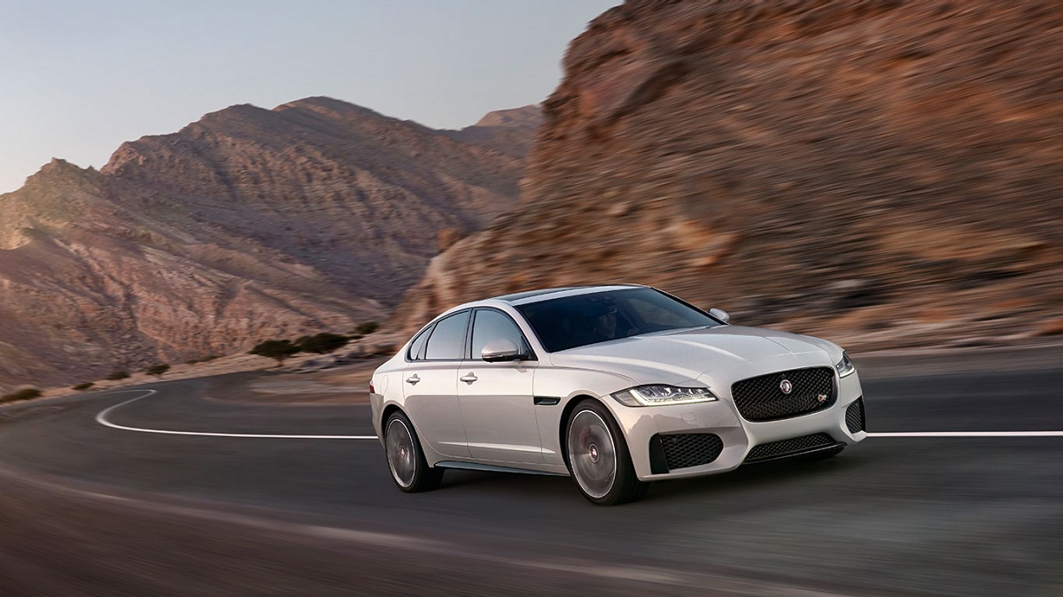 Gallery03 JAGUARXF S Dynamic 01 device desktop 1336x769 tcm97 153124 desktop 1366x769