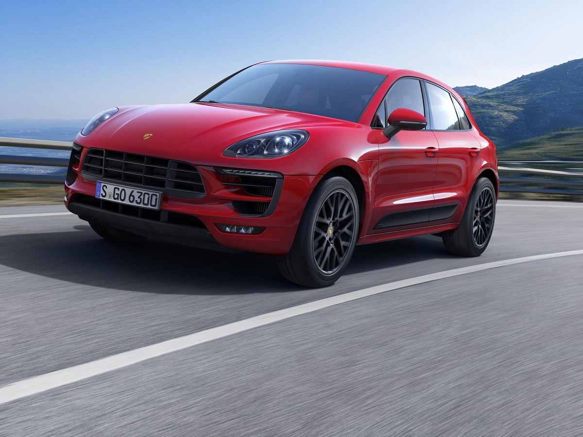 Embargo 02 30 am CET 28 October 2015 Porsche Macan GTS front threequarter