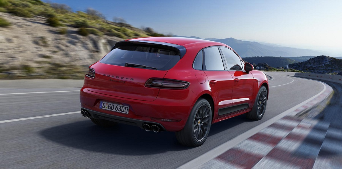 Embargo 02 30 am CET 28 October 2015 Porsche Macan GTS rear threequarter