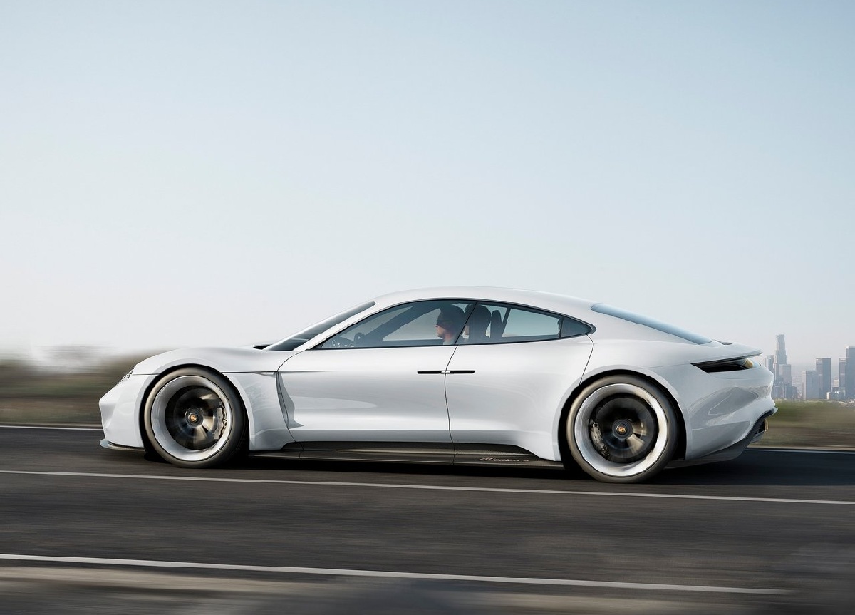 Porsche Mission E Concept 2015 1280x960 wallpaper 02