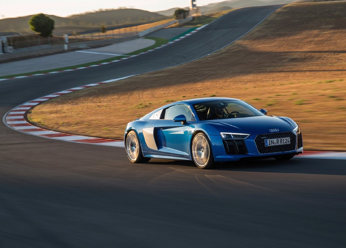 Audi R8 V10 2016 1280x960 wallpaper 06