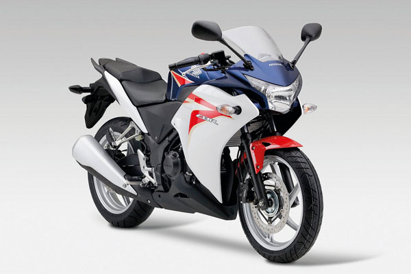 全球新聞 美顏輕騎 11年式honda Cbr250r正式發佈 Carstuff 人車事