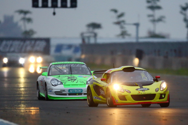 【賽車新聞】2013臺灣大賽車總決賽完美落幕 Gama Racing Team盧政義、阮經天聯手抱回GT-C組年度冠軍 - CarStuff 人車事