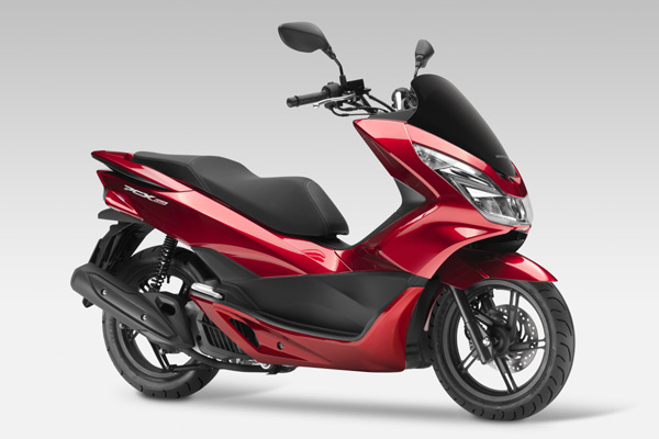 兩輪世界 Honda Pcx 125產品改良 一桶油可行駛超過375公里 Carstuff 人車事