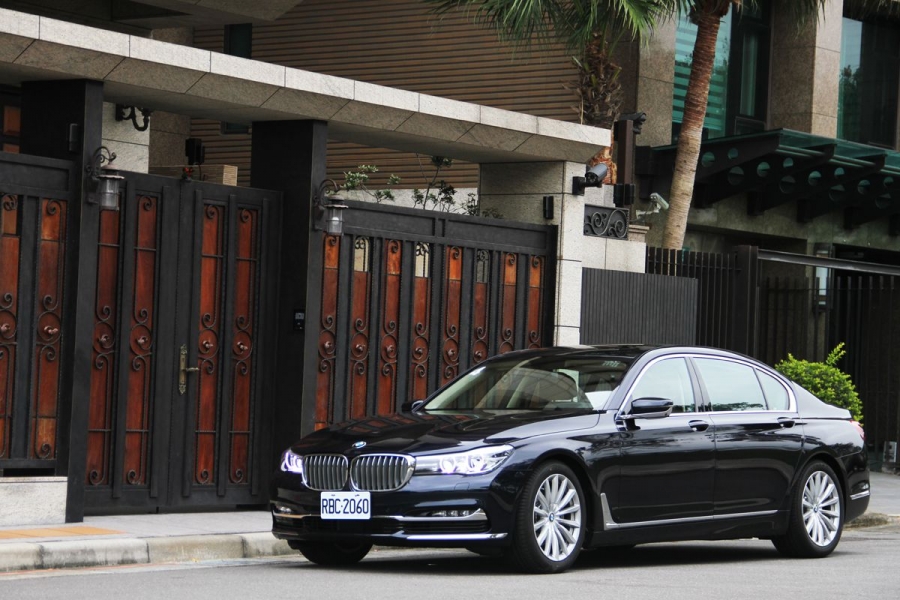 科技與豪華的完美交疊，試駕BMW 740Li Luxury