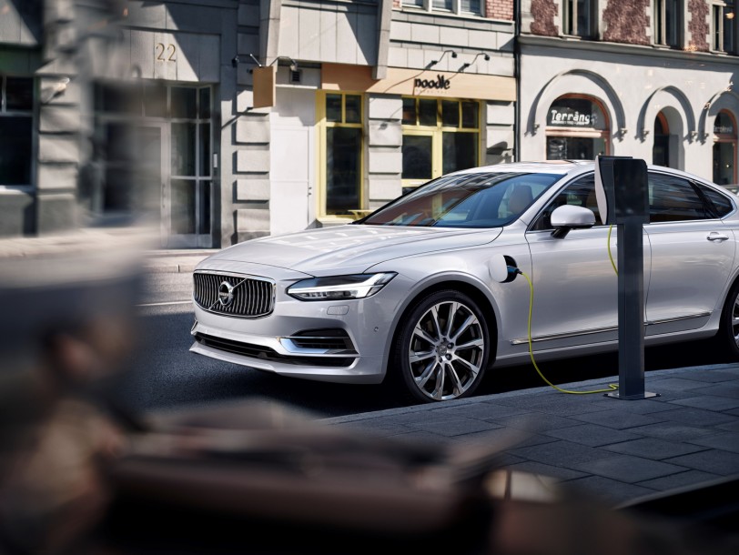 Volvo S90 T8 PHEV 獲北美《AAA 汽車指南》最佳車款  同時囊括最佳大型房車、最佳豪華車款共三項大獎