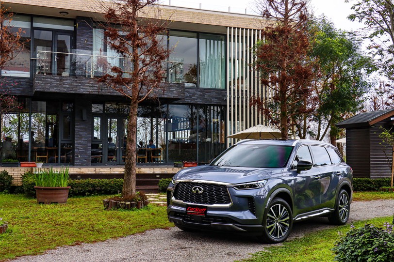 環境性能向上的豪華七人和室，2025 INFINITI QX60 2.0 VC-TURBO AWD 旗艦款  