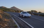 保留六速手排變速箱、比 Carrera 輕 42 公斤！Porsche 911 Carrera T 售價 777 萬起正式亮相！