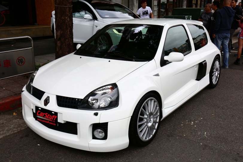 乘載著R5 Turbo的傳奇故事，MR鋼砲Renault Clio V6