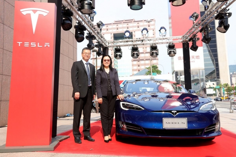 Tesla台灣旗艦店正式開幕 首販車款Model S：不二價，306.1萬起 想買嗎！自己按滑鼠就可以買了！