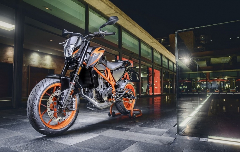 KTM 690 DUKE R 2016全新進化，街頭霸王再掀風潮