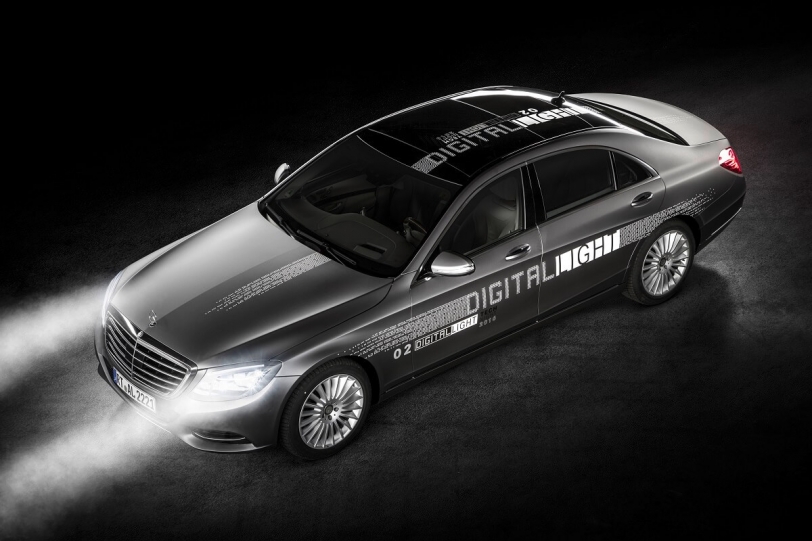 M-Benz推出新型數位式頭燈 不僅是HD而且還可以投影！