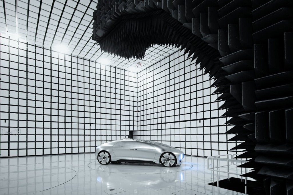 Mercedes-Benz首創開啟EMC電磁兼容性安全與效能測試