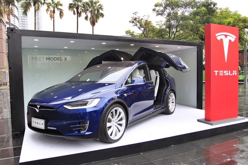 Tesla電動汽車台中首次快閃店正式啟動