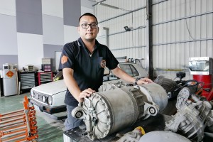 將老車用新科技翻新的汽車職人《施億民》