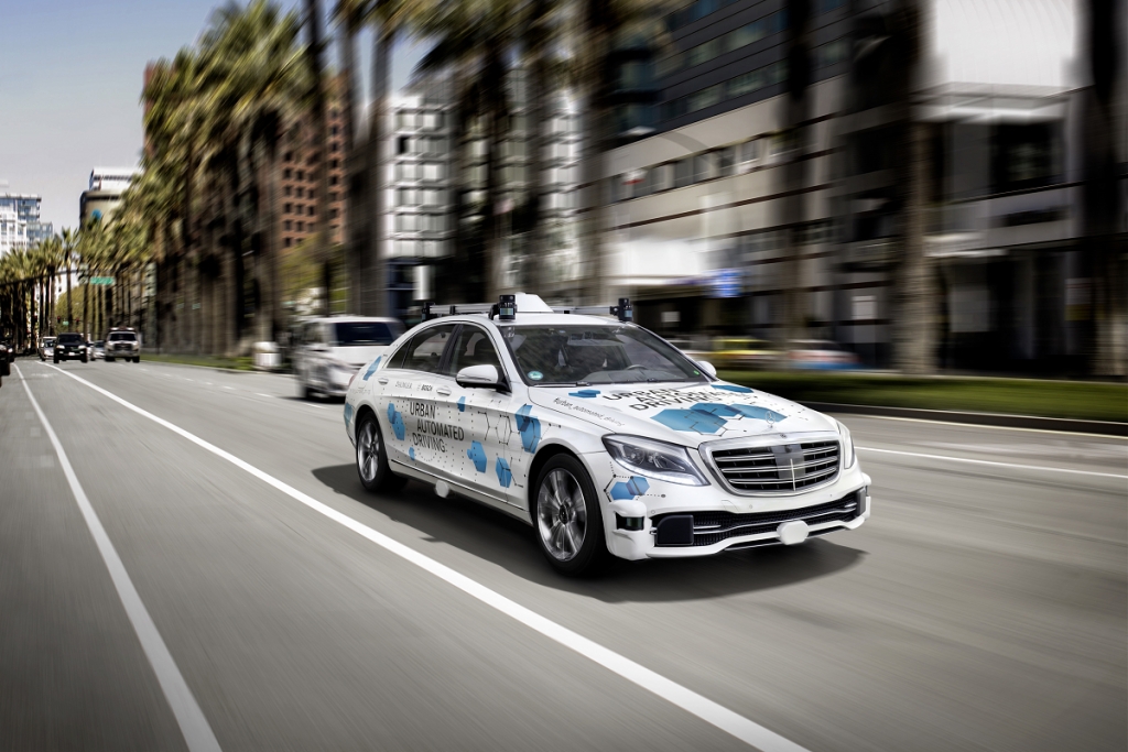 邁向level 4 5高度自動駕駛 M Benz S Class自動接駁車美國加州試運行 Carstuff 人車事