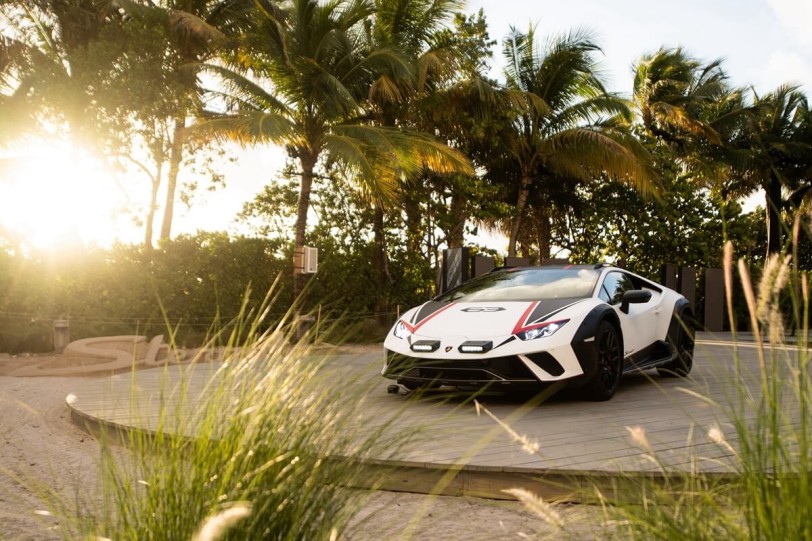 Huracán Sterrato在Lamborghini Beach Lounge的首次亮相