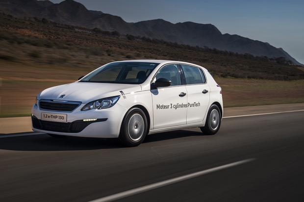 Peugeot 308 PureTech 1.2 e-THP締造新紀錄，一桶油能跑1,809公里！