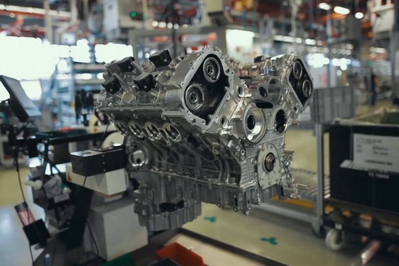 純手工組裝的猛獸心臟 直擊賓士AMG引擎生產流程