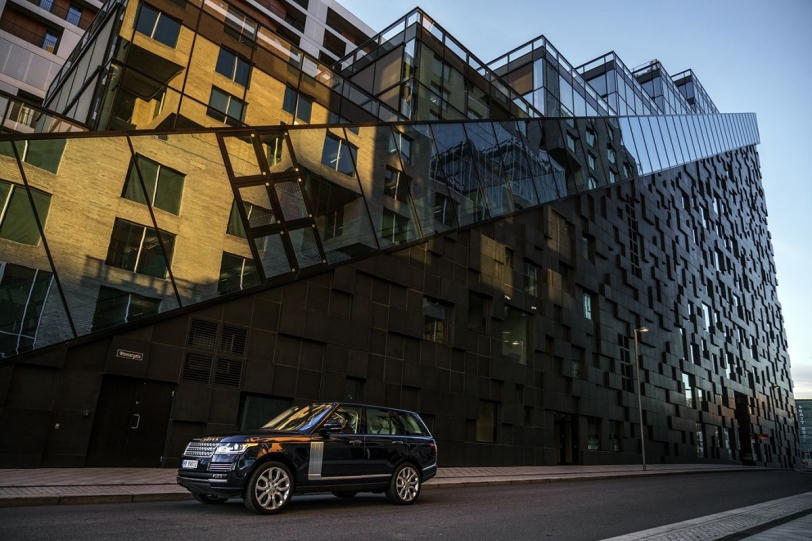 挪威知名攝影師 Jonas Bendiksen  駕馭 Range Rover 跨界展開世界探索之旅