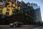 挪威知名攝影師 Jonas Bendiksen 駕馭 Range Rover 跨界展開世界探索之旅