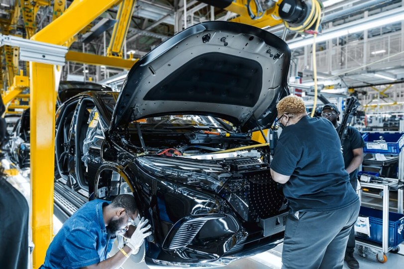 Mercedes-Benz開始在美國阿拉巴馬州生產EQS SUV