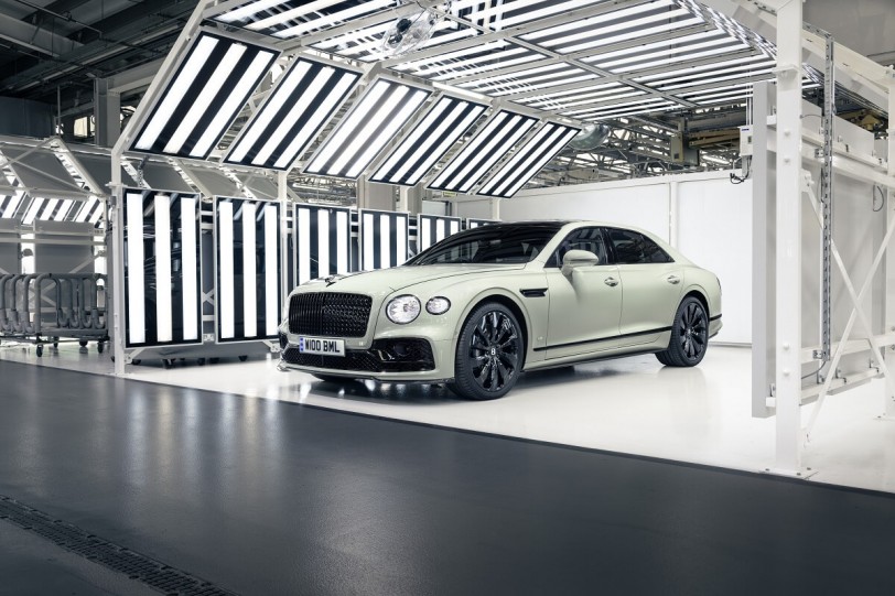 Bentley慶祝設計部門成立七十週年，Mulliner推出數款定制車色