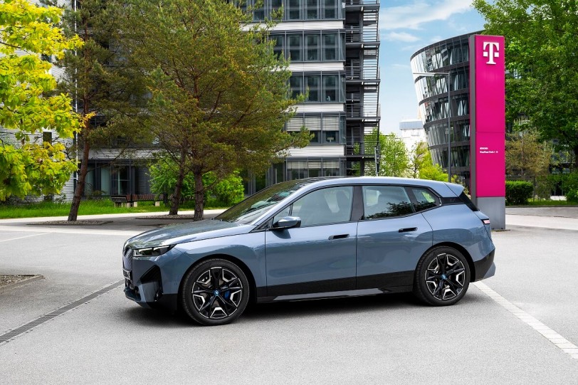 BMW首次啟用5G功能 正式使iX成為全球第一輛具備5G通信的車款