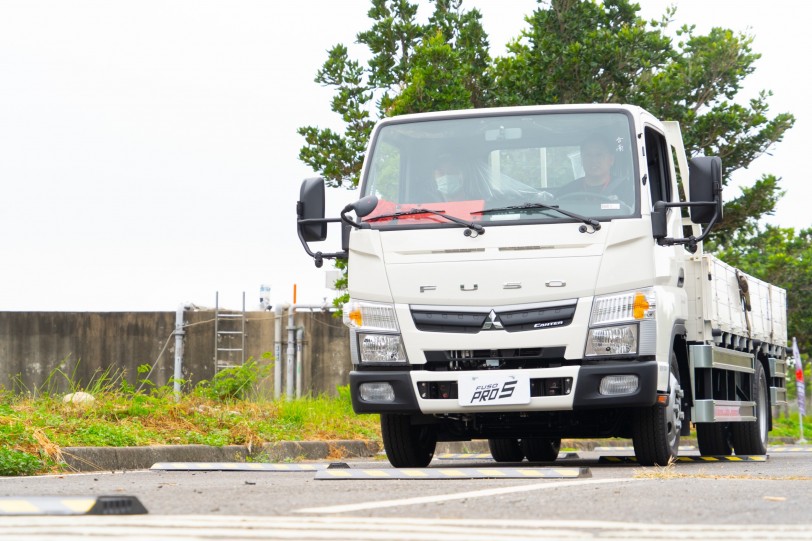 交通安全月第三彈！  為全台運匠及用路人安全嚴格把關  2021 FUSO第四屆商用車安駕訓練營報名開跑