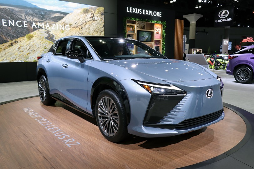 2022 洛杉磯車展現場直擊：品牌首款進軍美國的純電代表 Lexus RZ450e