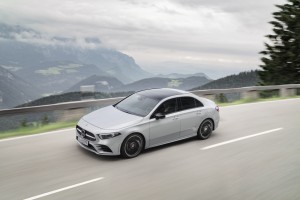 Mercedes-Benz 五月銷售破29% 月成長率,成為車壇銷售第二高的品牌!本月入主指定車型享多樣優惠