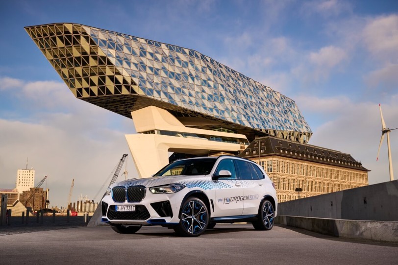 BMW集團將氫能汽車推向道路，正式推出iX5 Hydrogen氫能試點車隊