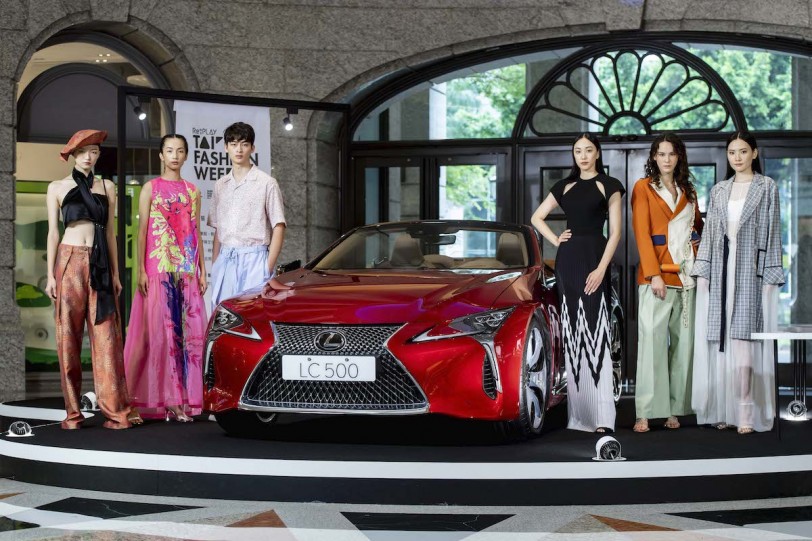 LEXUS再度贊助 2020臺北時裝週 X VOGUE Fashion&#039;s Night Out、LC500 Convertible 共襄盛舉！