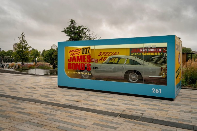 Aston Martin推出最新一集007：生死交戰宣傳影片，並製作了全尺寸DB5玩具模型盒