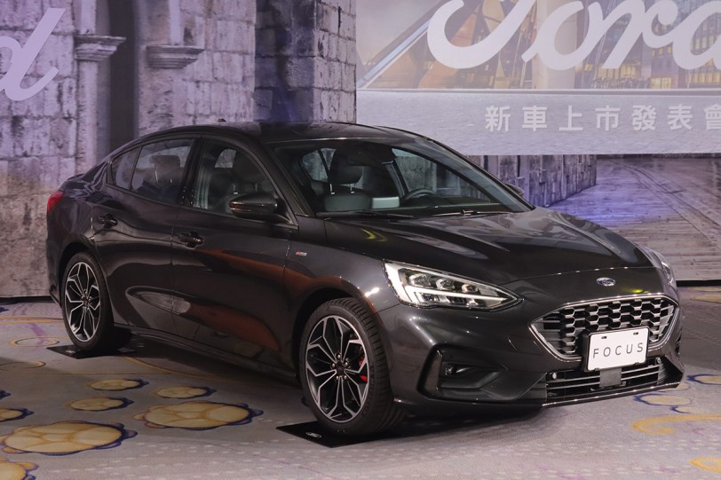 Ford Focus 20.75 年式亮相，Sedan 導入二種多連桿設定、掀背款/ST 配備升級！