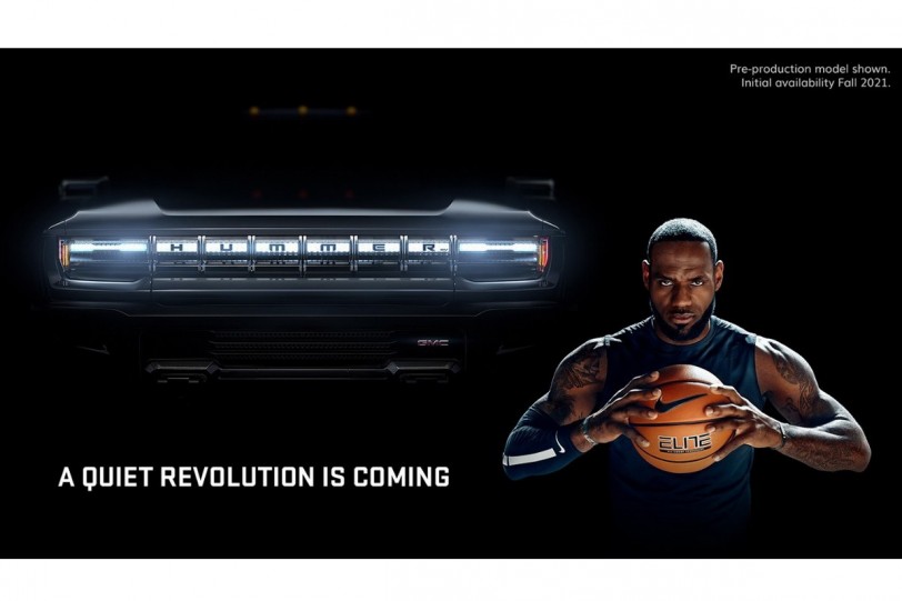GMC Hummer EV純電回歸，超級盃廣告力邀LeBron James灌爆籃框