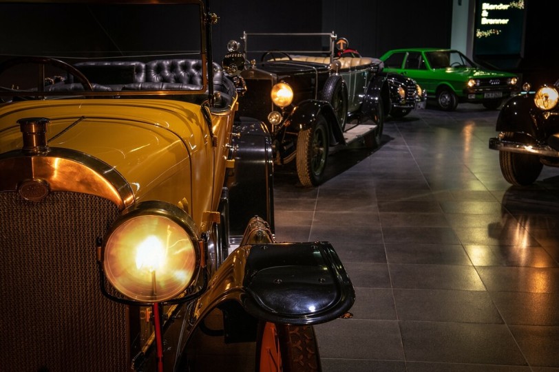 Audi光速特別展展出百年來照明技術的歷史沿革